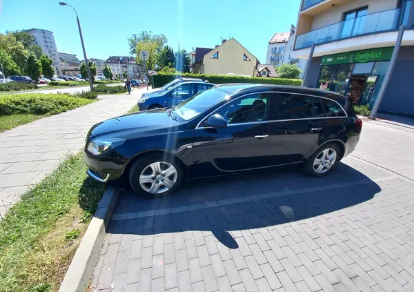 Opel Insignia cena 41000 przebieg: 205000, rok produkcji 2016 z Kraków małe 67